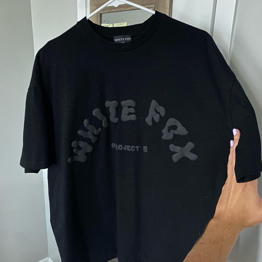 WHITE FOX Black on Black Oversize T
